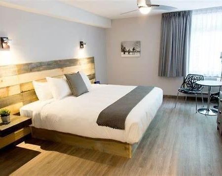Hotel Far Hills Val-Morin エクステリア 写真
