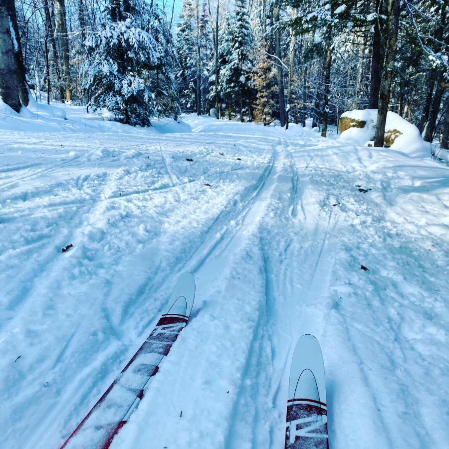 Hotel Far Hills Val-Morin エクステリア 写真