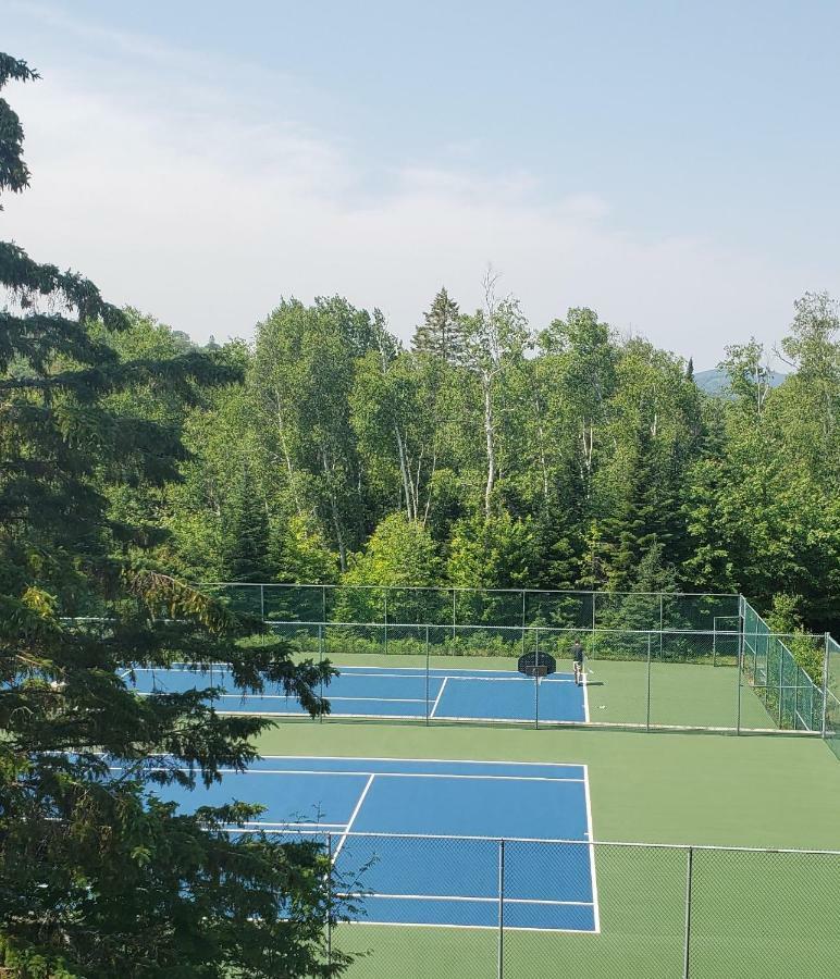 Hotel Far Hills Val-Morin エクステリア 写真